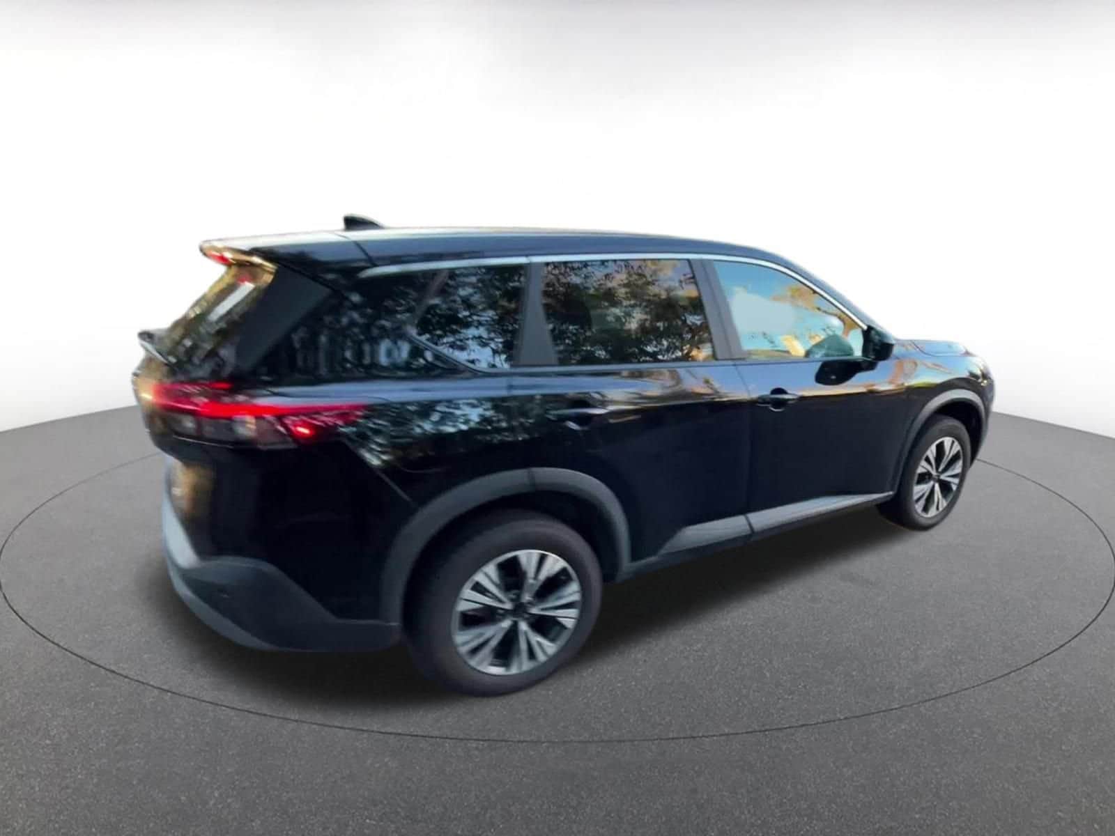 Thumbnail: 2023 Nissan Rogue - 15