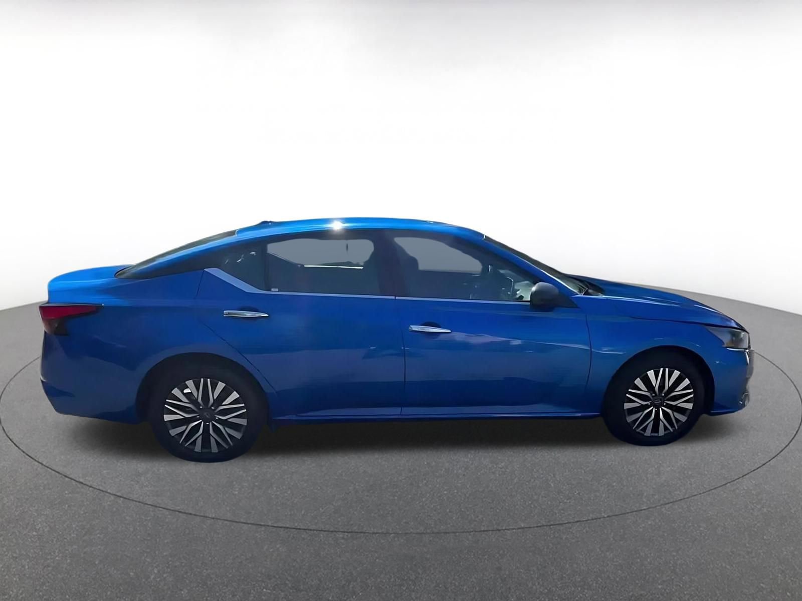 Thumbnail: 2025 Nissan Altima - 16