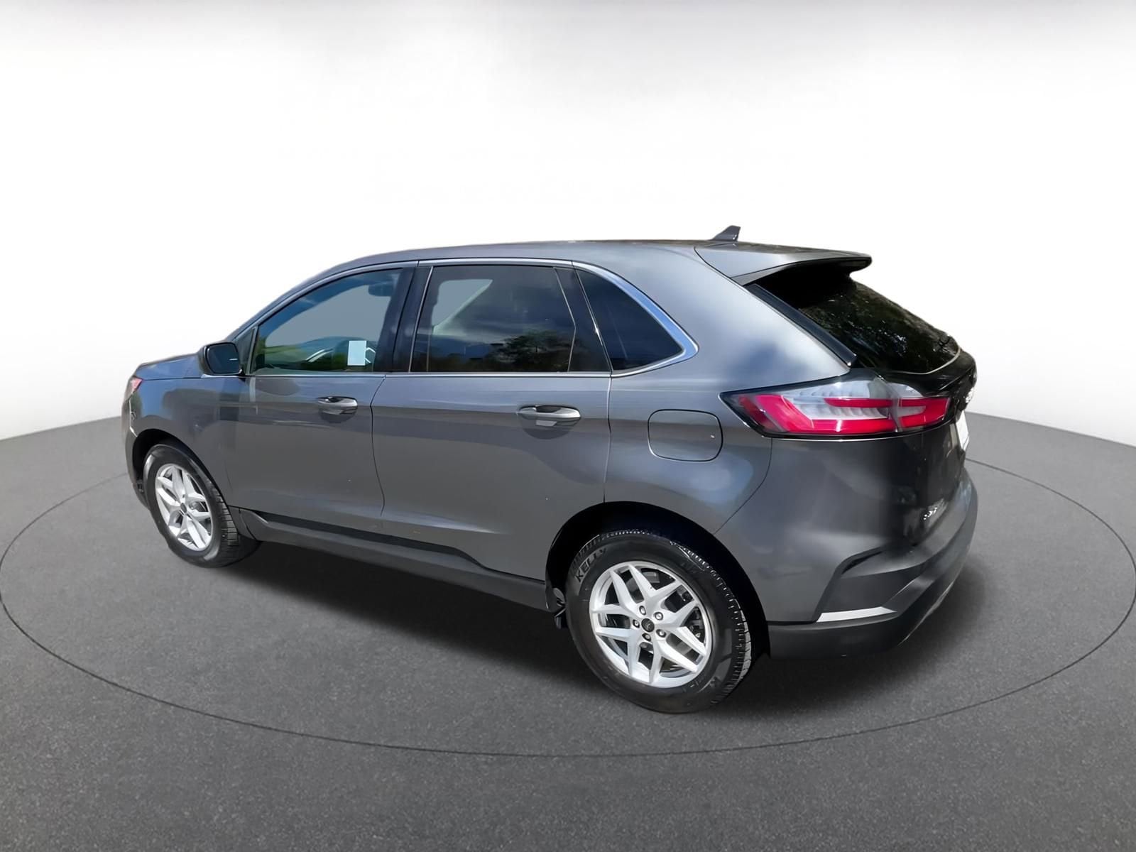 Thumbnail: 2023 Ford Edge - 10