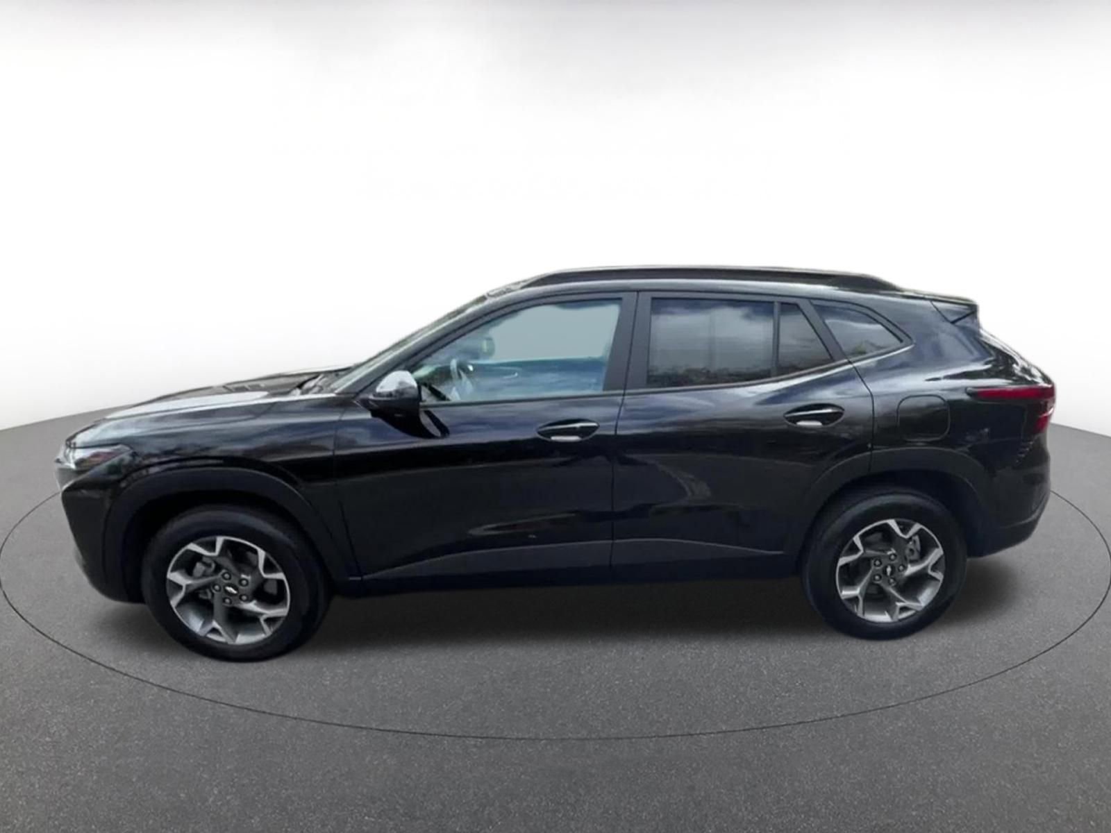 Thumbnail: 2025 Chevrolet Trax - 9