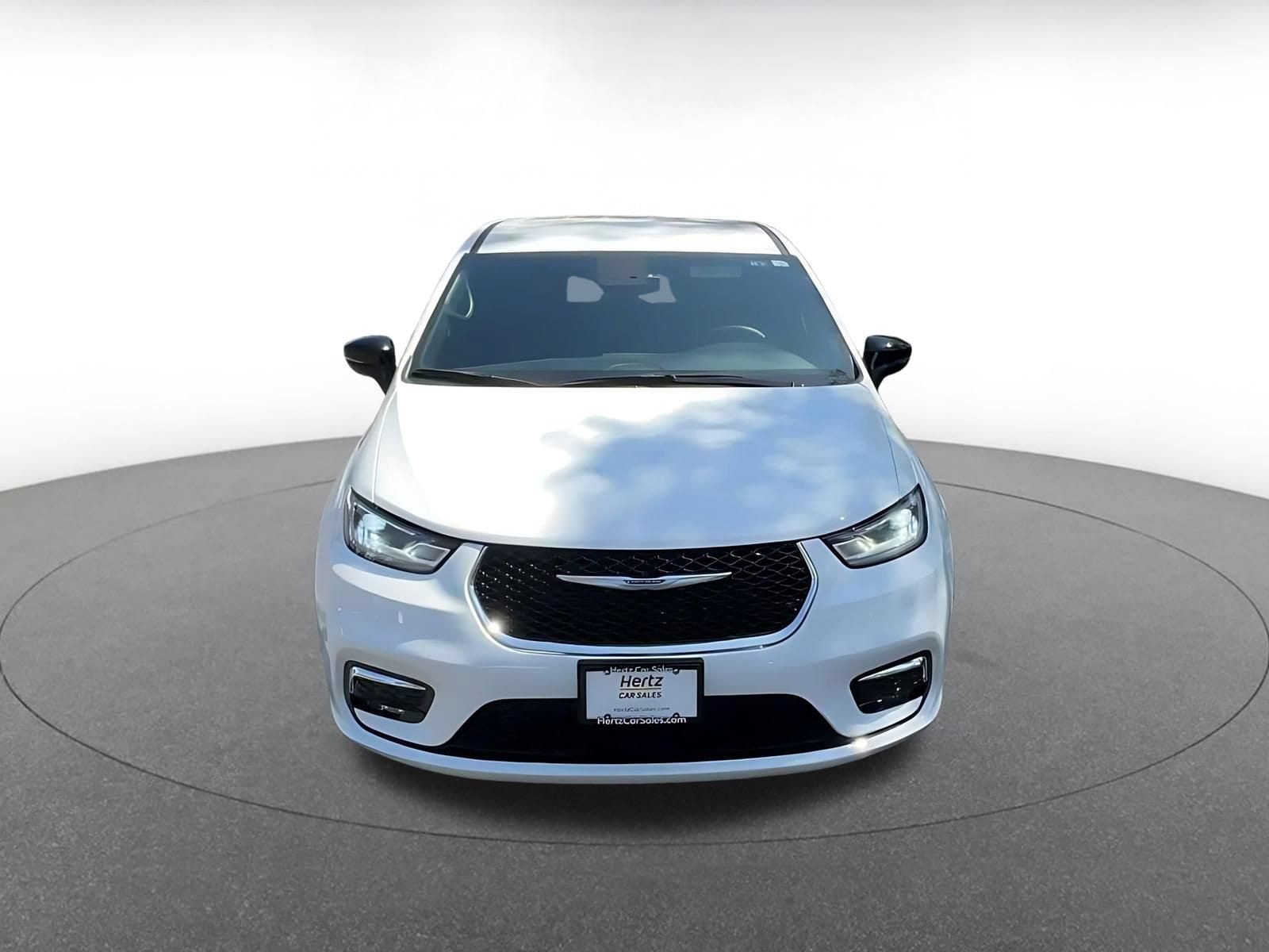 Thumbnail: 2025 Chrysler Pacifica - 6
