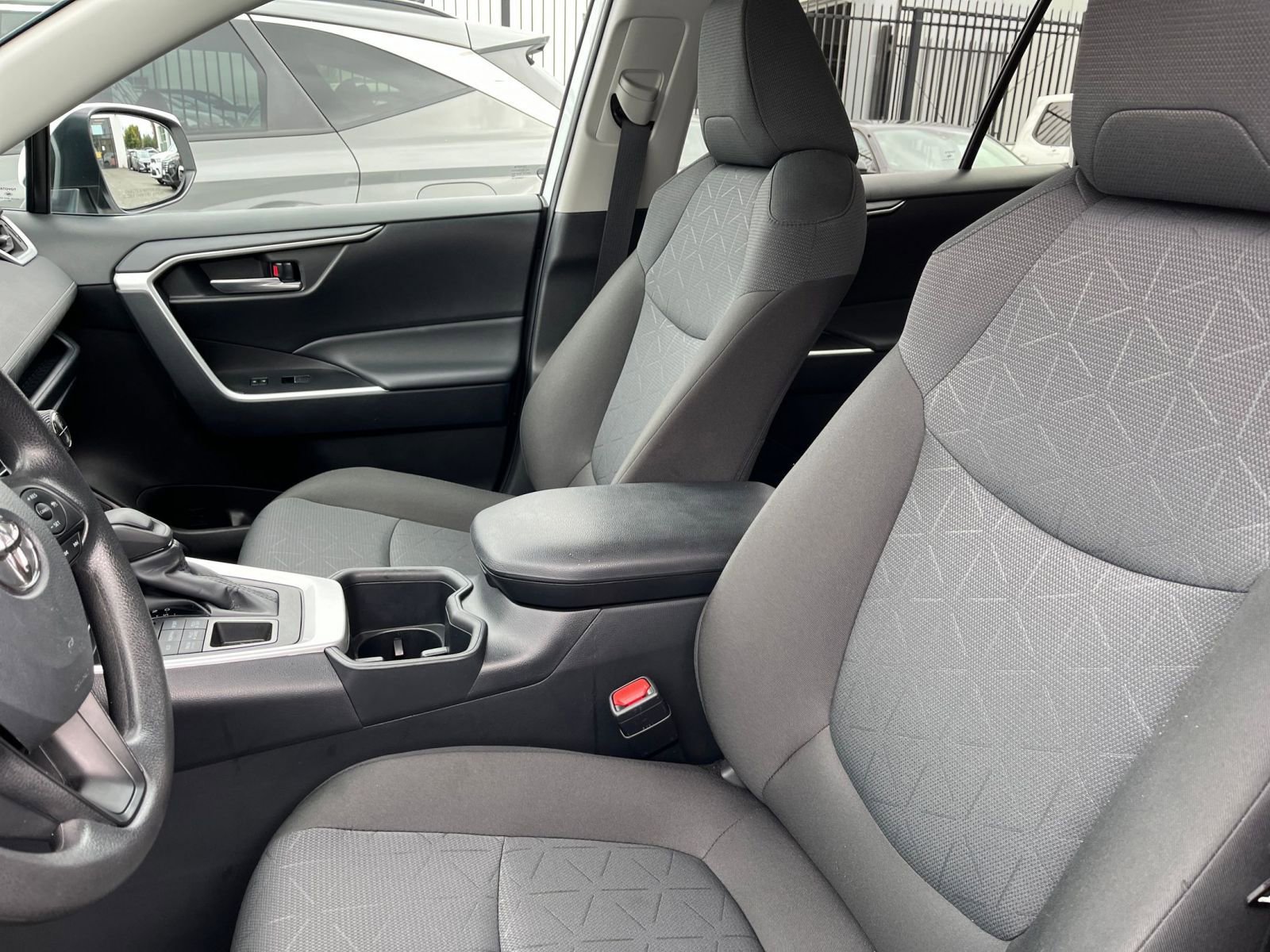 Thumbnail: 2025 Toyota RAV4 - 27