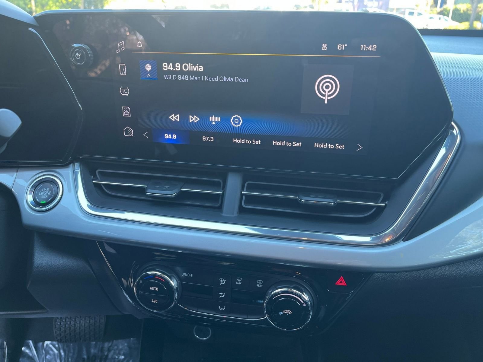 Thumbnail: 2025 Chevrolet Trax - 18