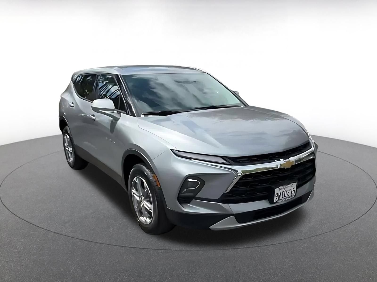 Thumbnail: 2026 Chevrolet Blazer - 3