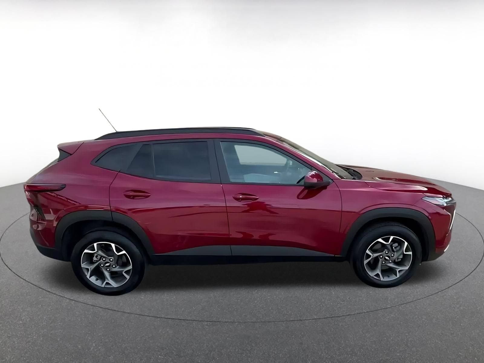 Thumbnail: 2025 Chevrolet Trax - 13