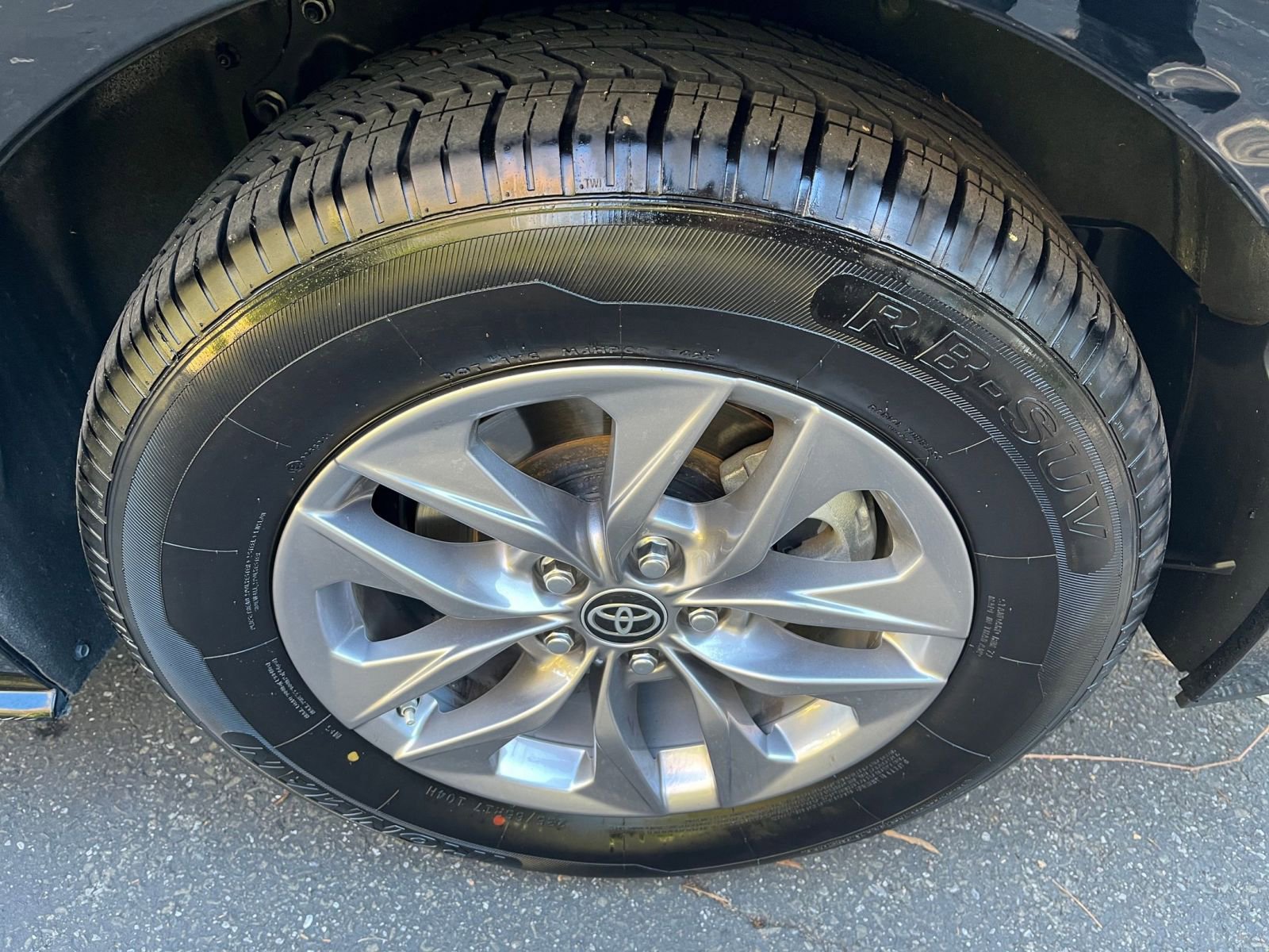 Thumbnail: 2025 Toyota Sienna - 33