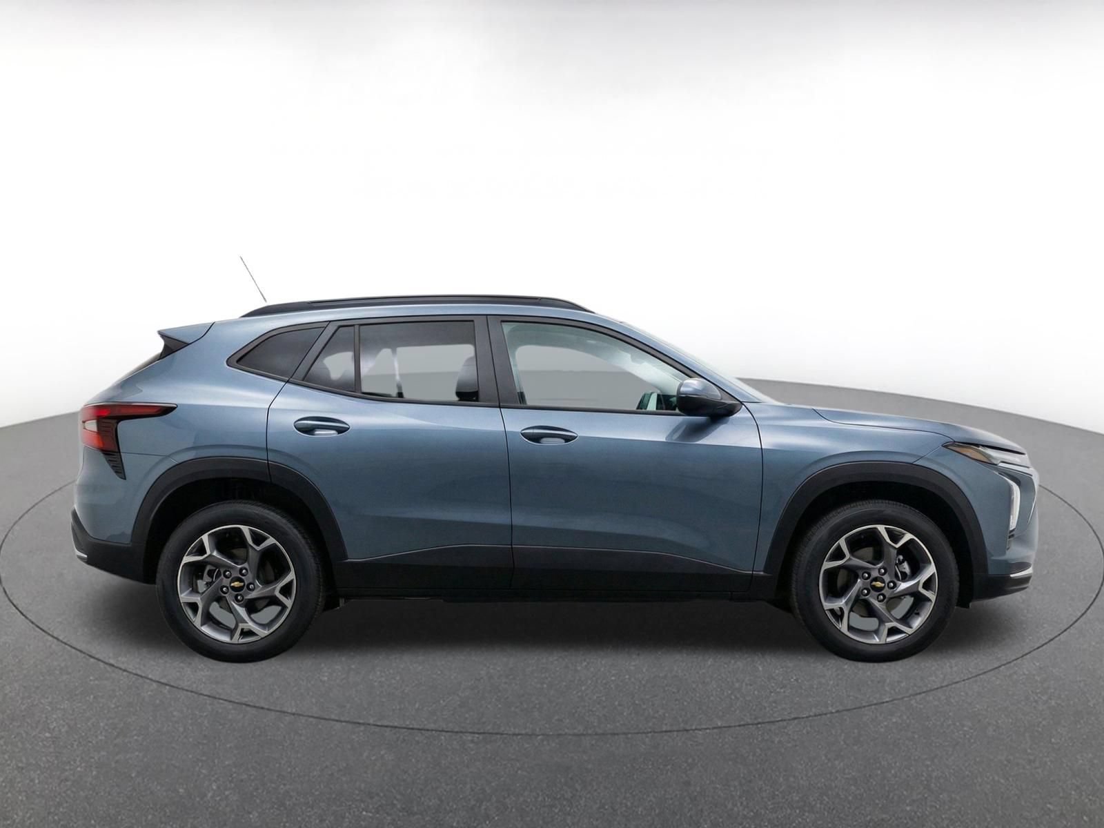 Thumbnail: 2025 Chevrolet Trax - 14