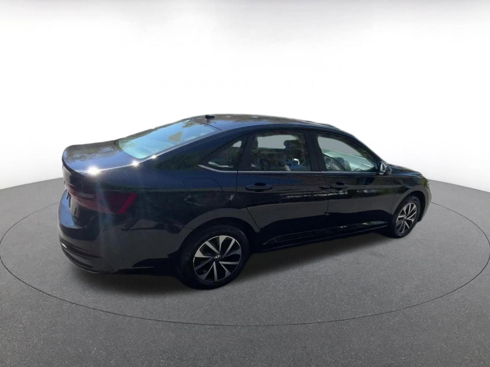 Thumbnail: 2024 Volkswagen Jetta - 12