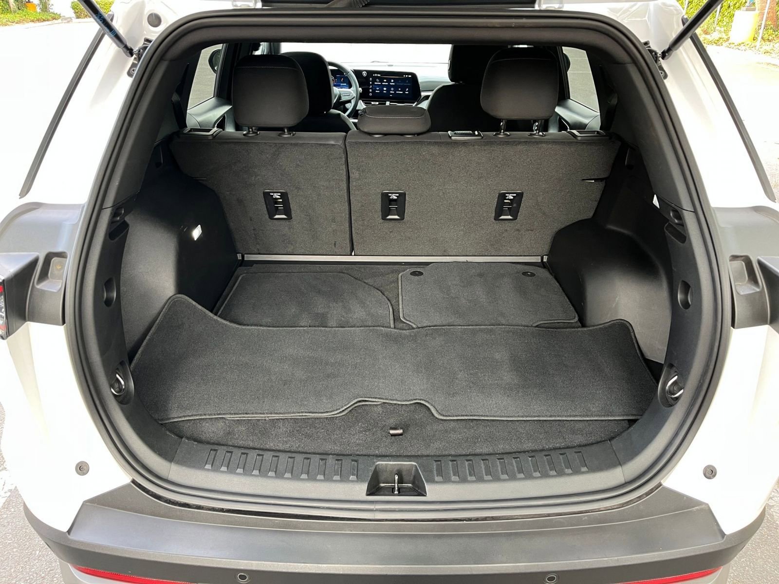 Thumbnail: 2025 Chevrolet Equinox - 30