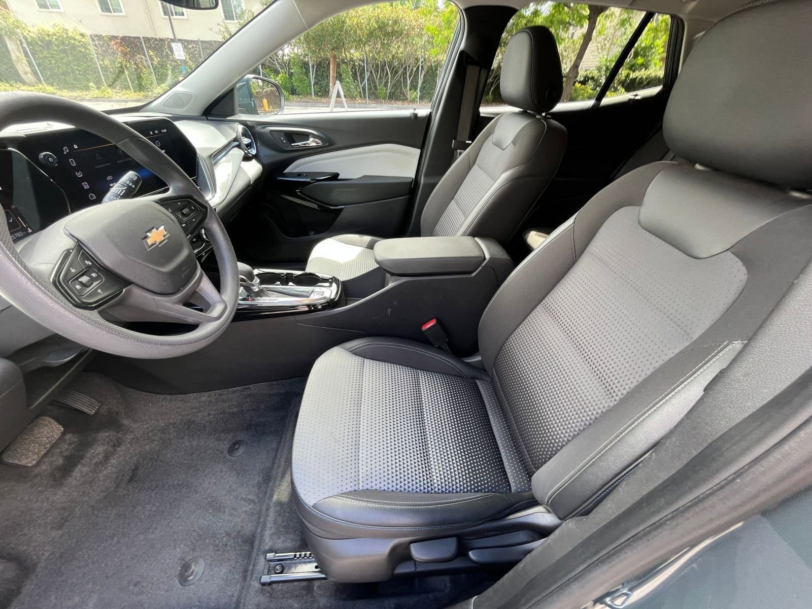 Thumbnail: 2025 Chevrolet Trax - 25