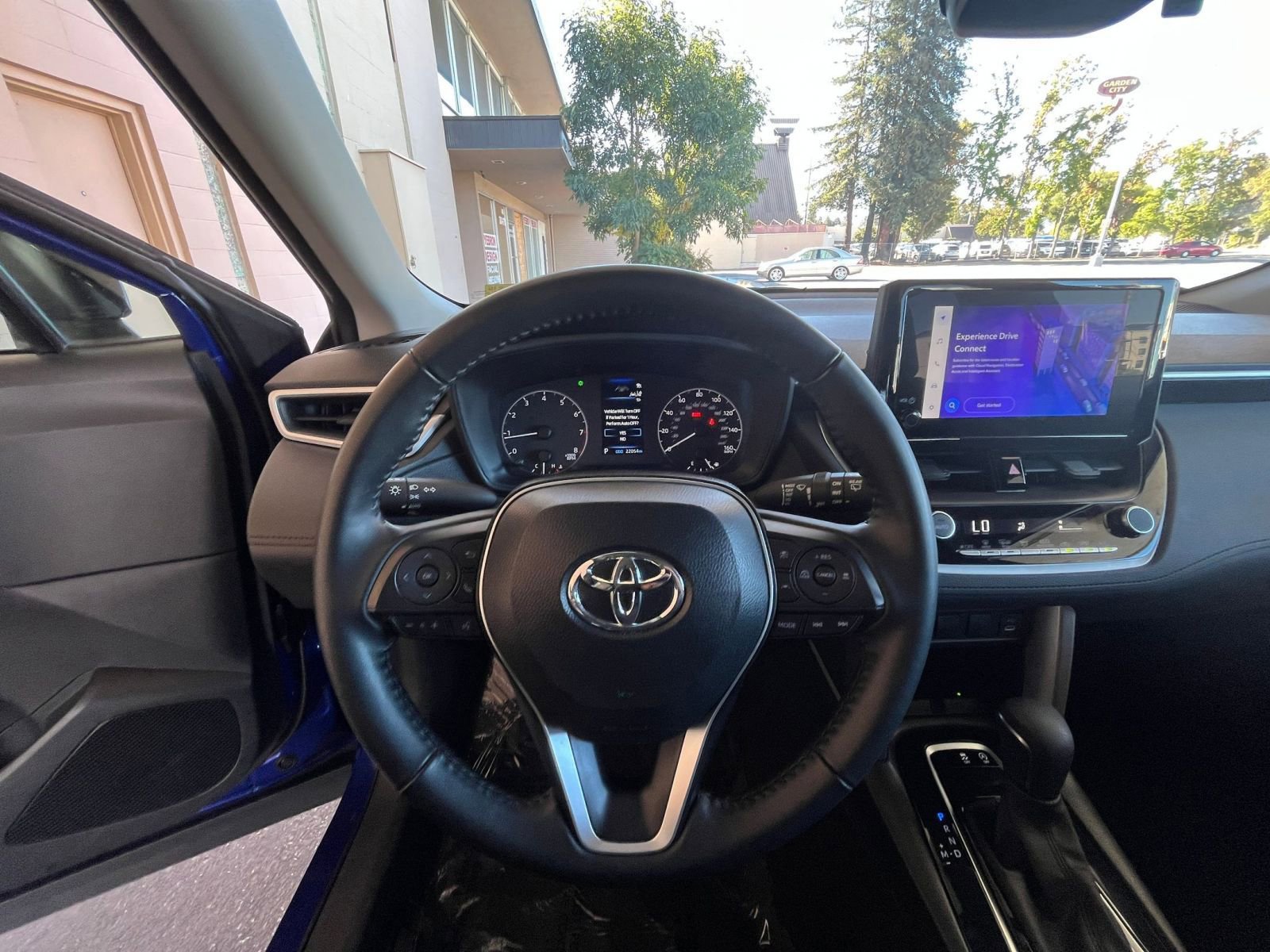 Thumbnail: 2025 Toyota Corolla Cross - 32