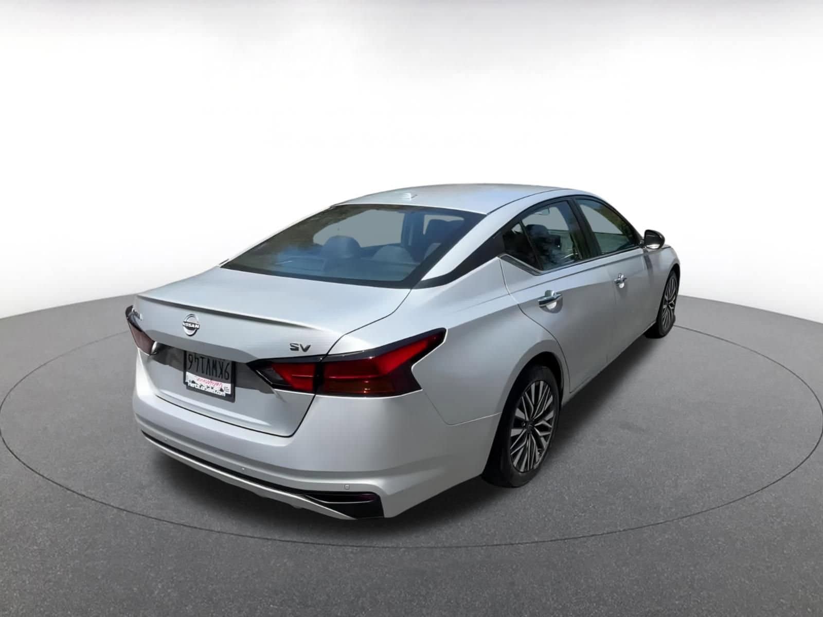2024 Nissan Altima SV 10