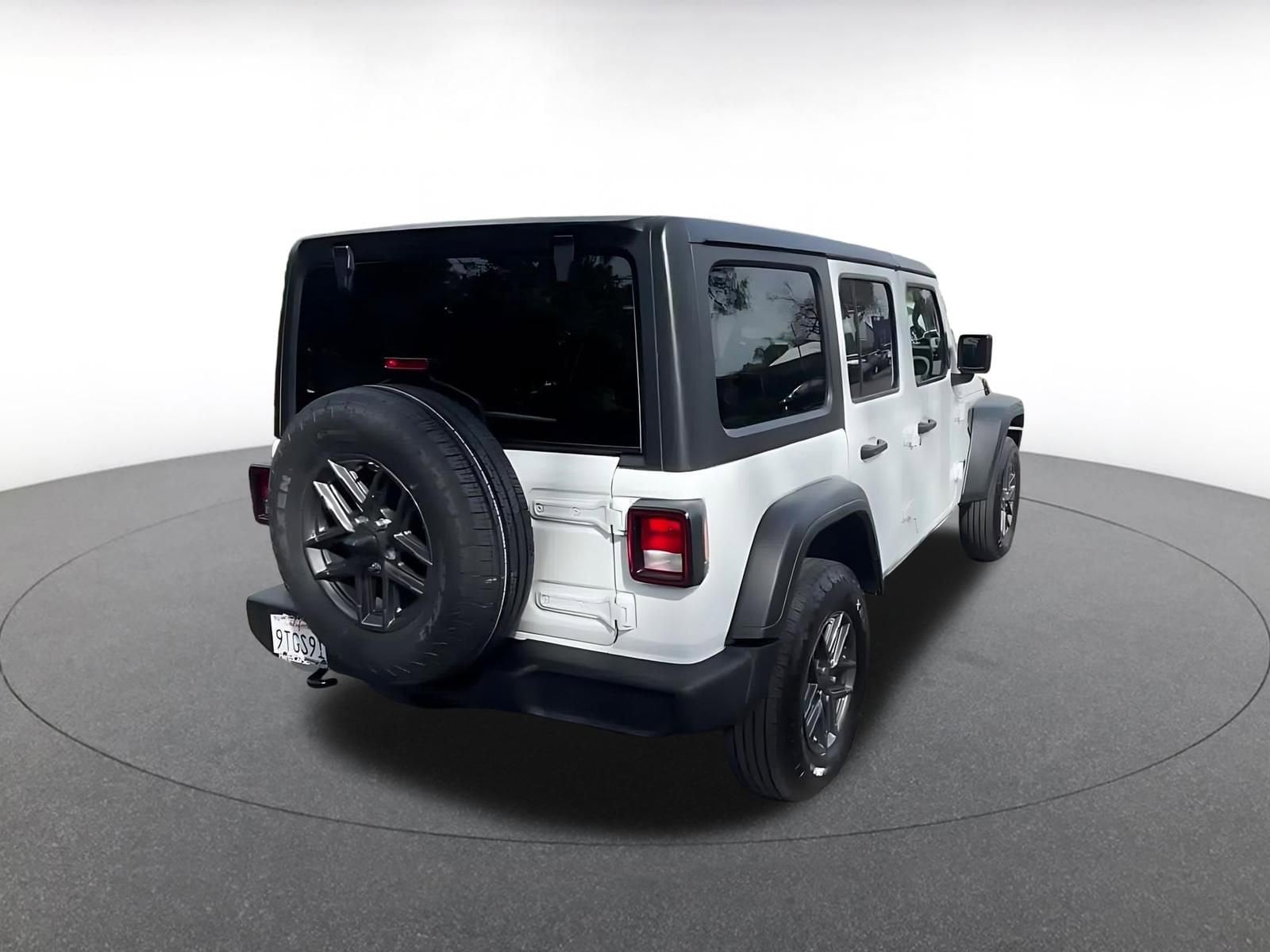 Thumbnail: 2025 Jeep Wrangler - 12