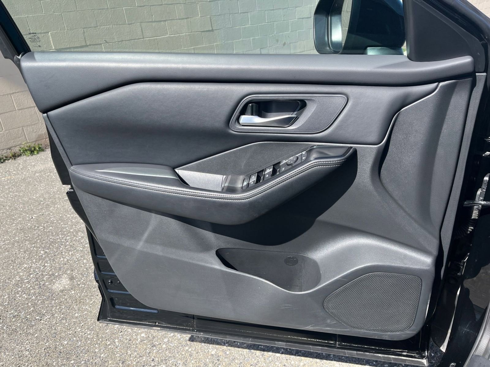 Thumbnail: 2025 Nissan Rogue - 18