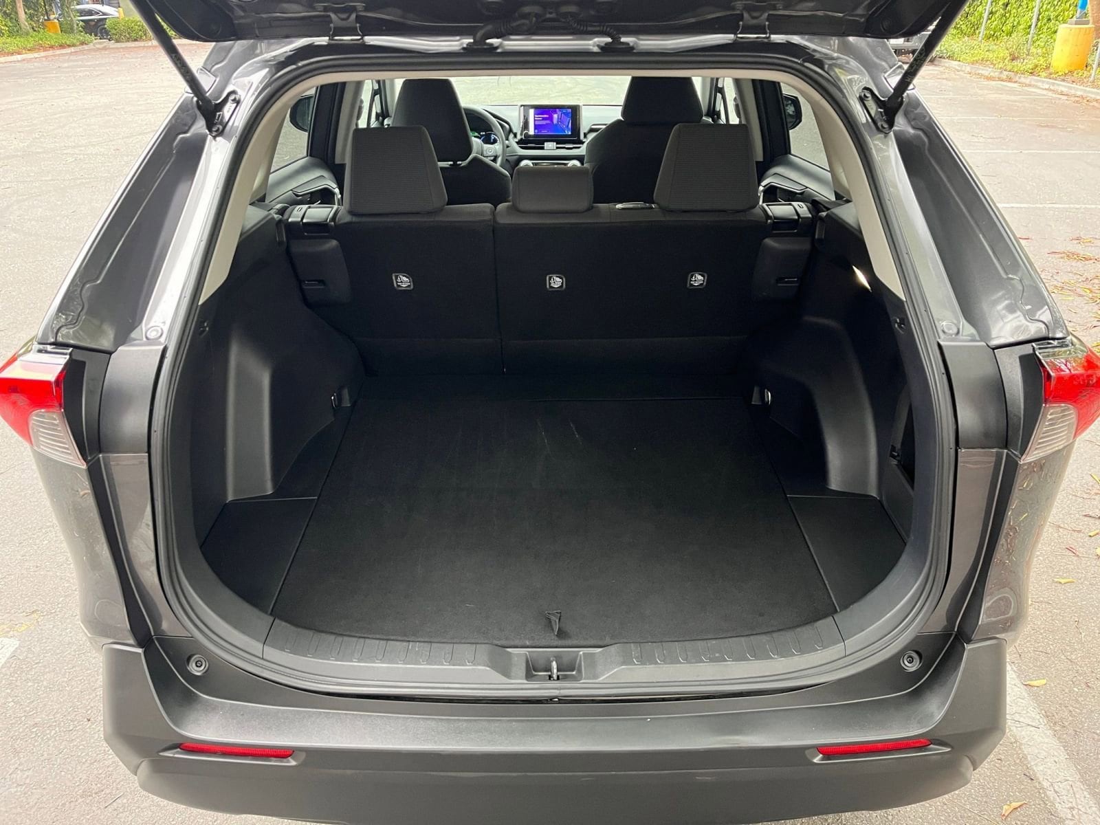 Thumbnail: 2025 Toyota RAV4 - 30