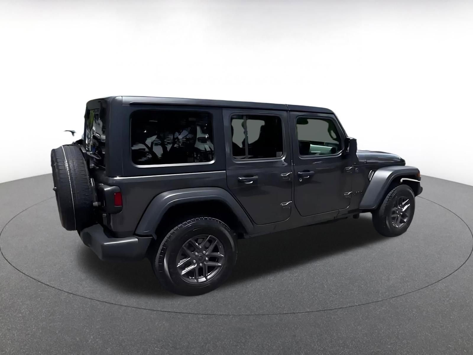 Thumbnail: 2025 Jeep Wrangler - 15