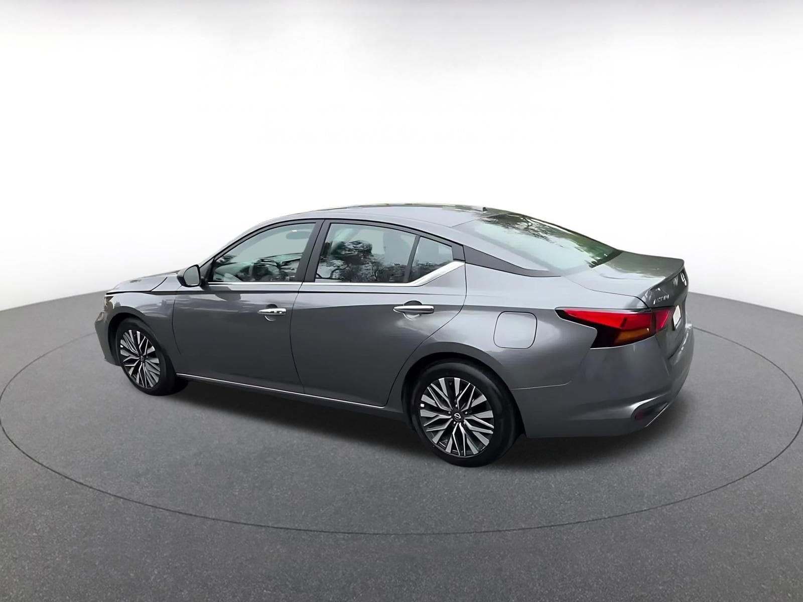 Thumbnail: 2025 Nissan Altima - 10
