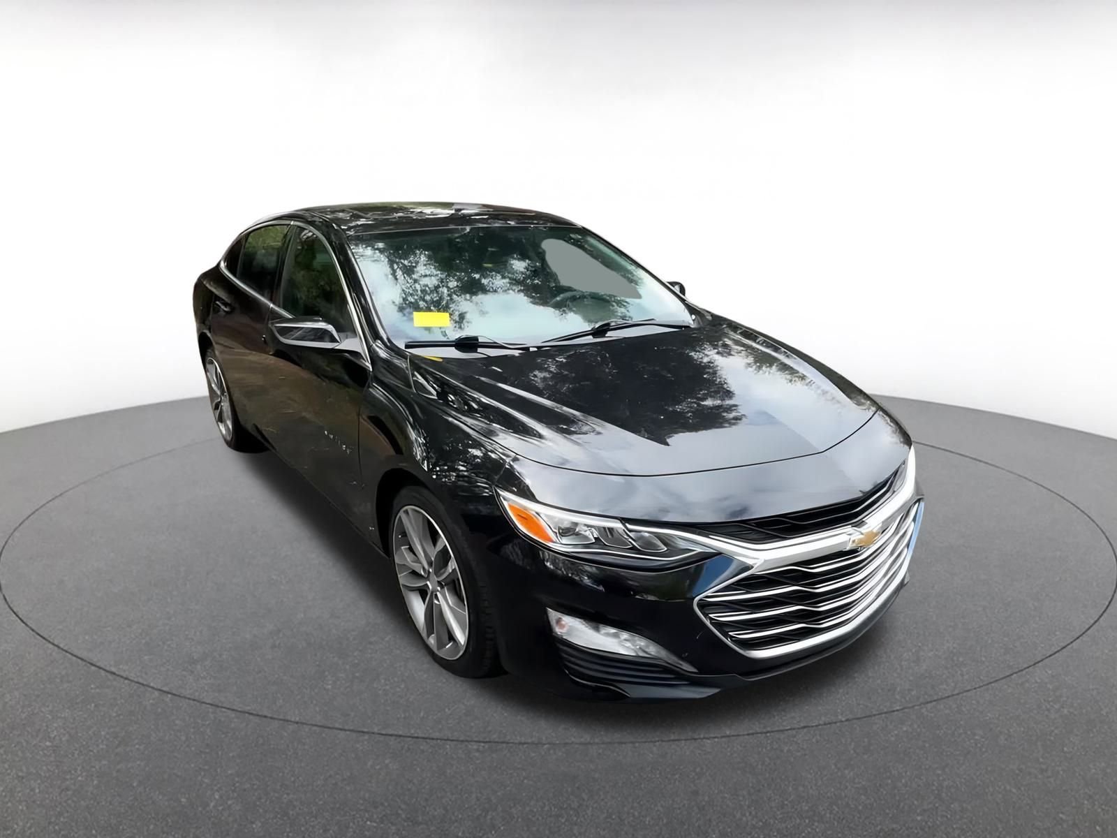 Thumbnail: 2024 Chevrolet Malibu - 3