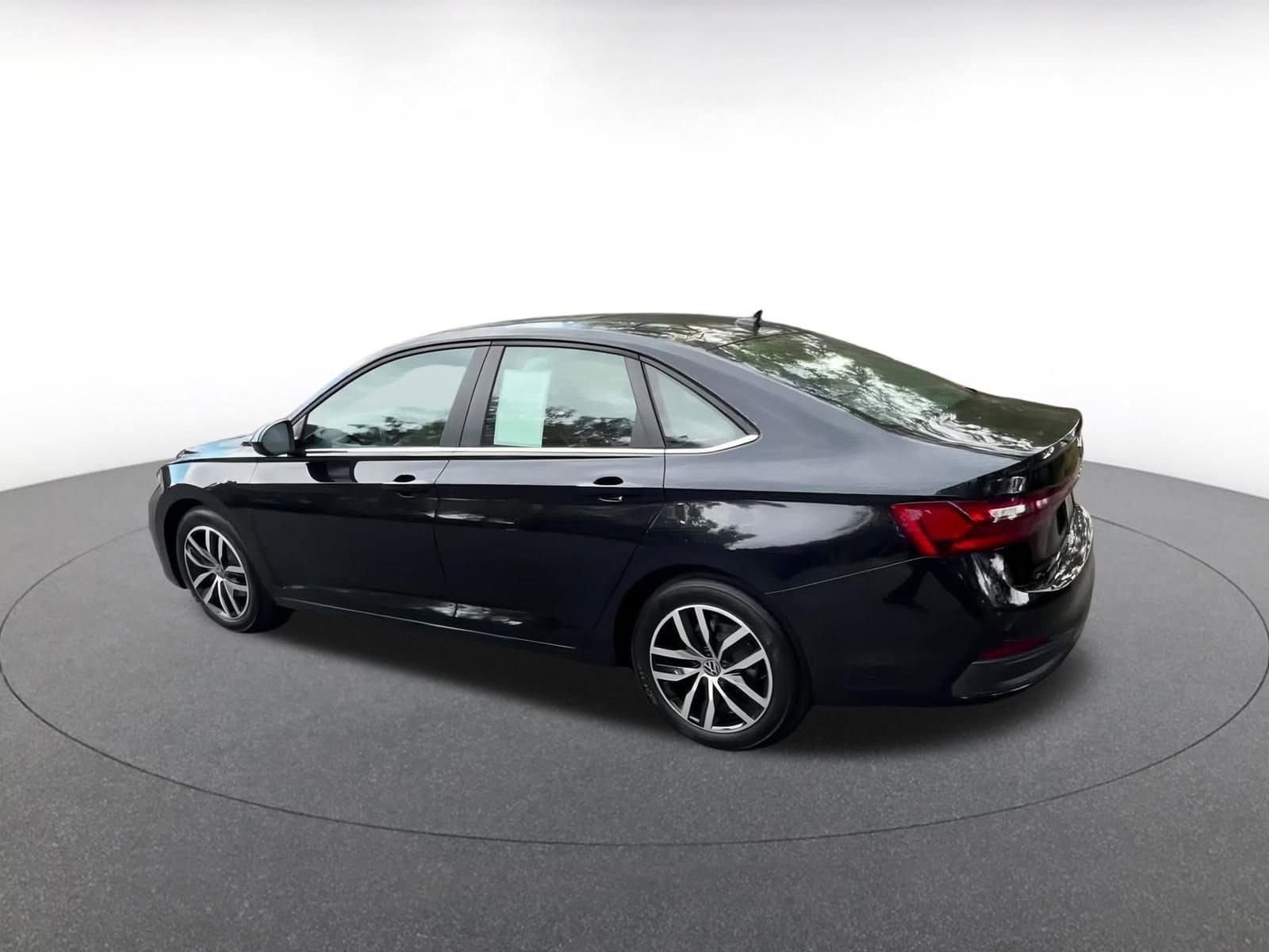 Thumbnail: 2025 Volkswagen Jetta - 11