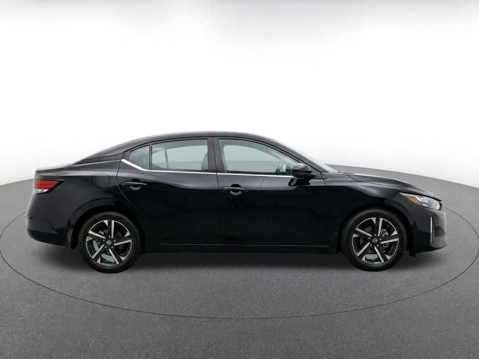 Thumbnail: 2025 Nissan Sentra - 10