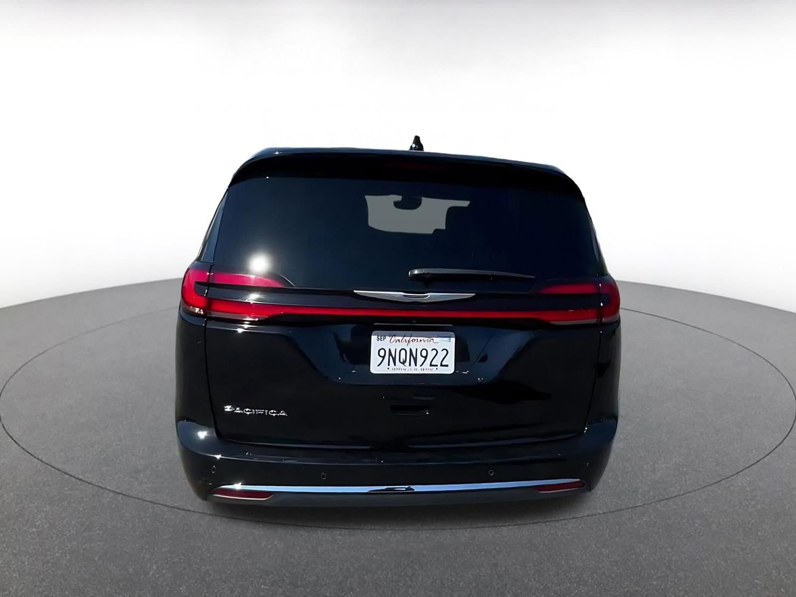 Thumbnail: 2025 Chrysler Pacifica - 12