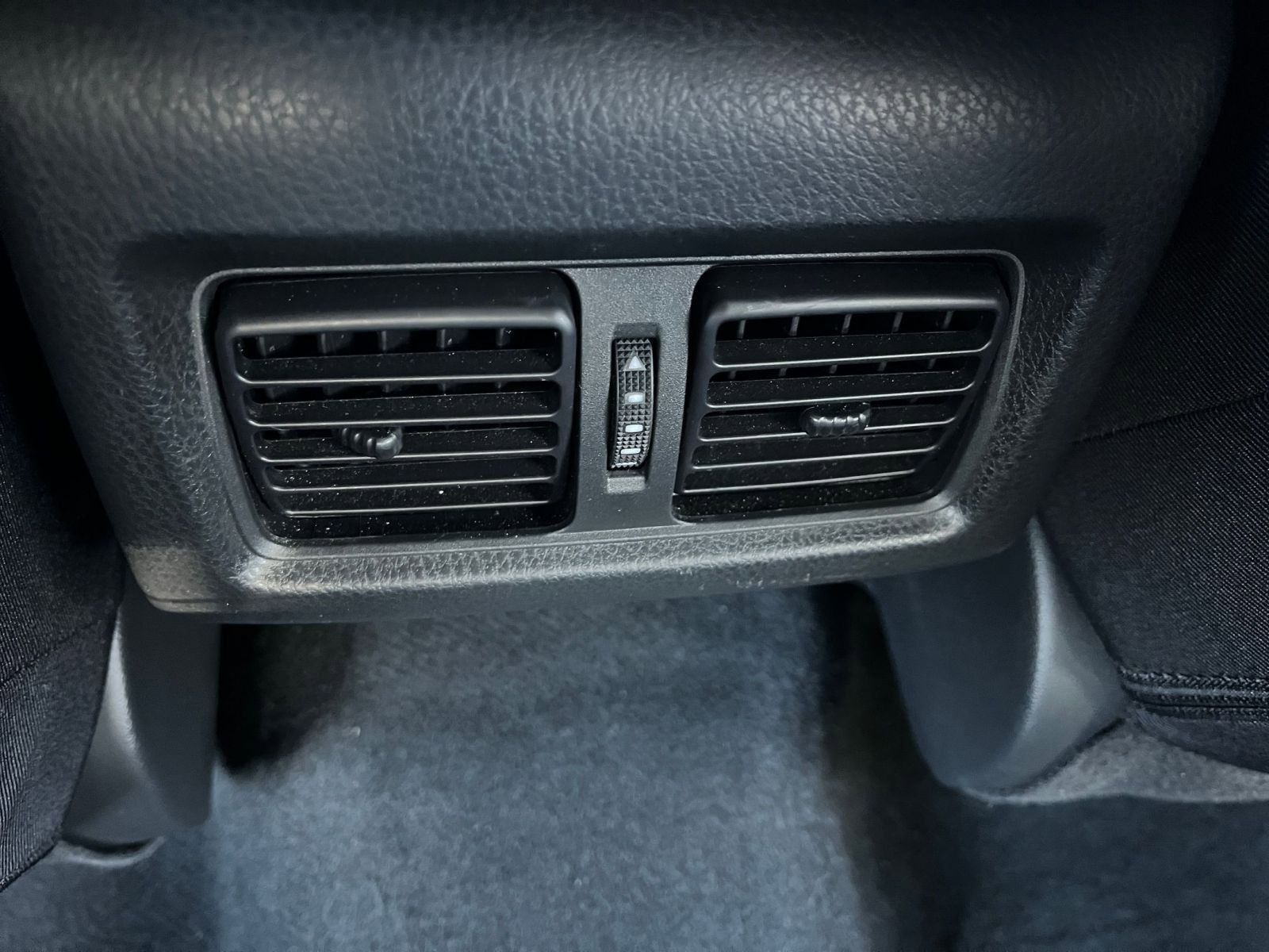 Thumbnail: 2025 Toyota Camry - 22