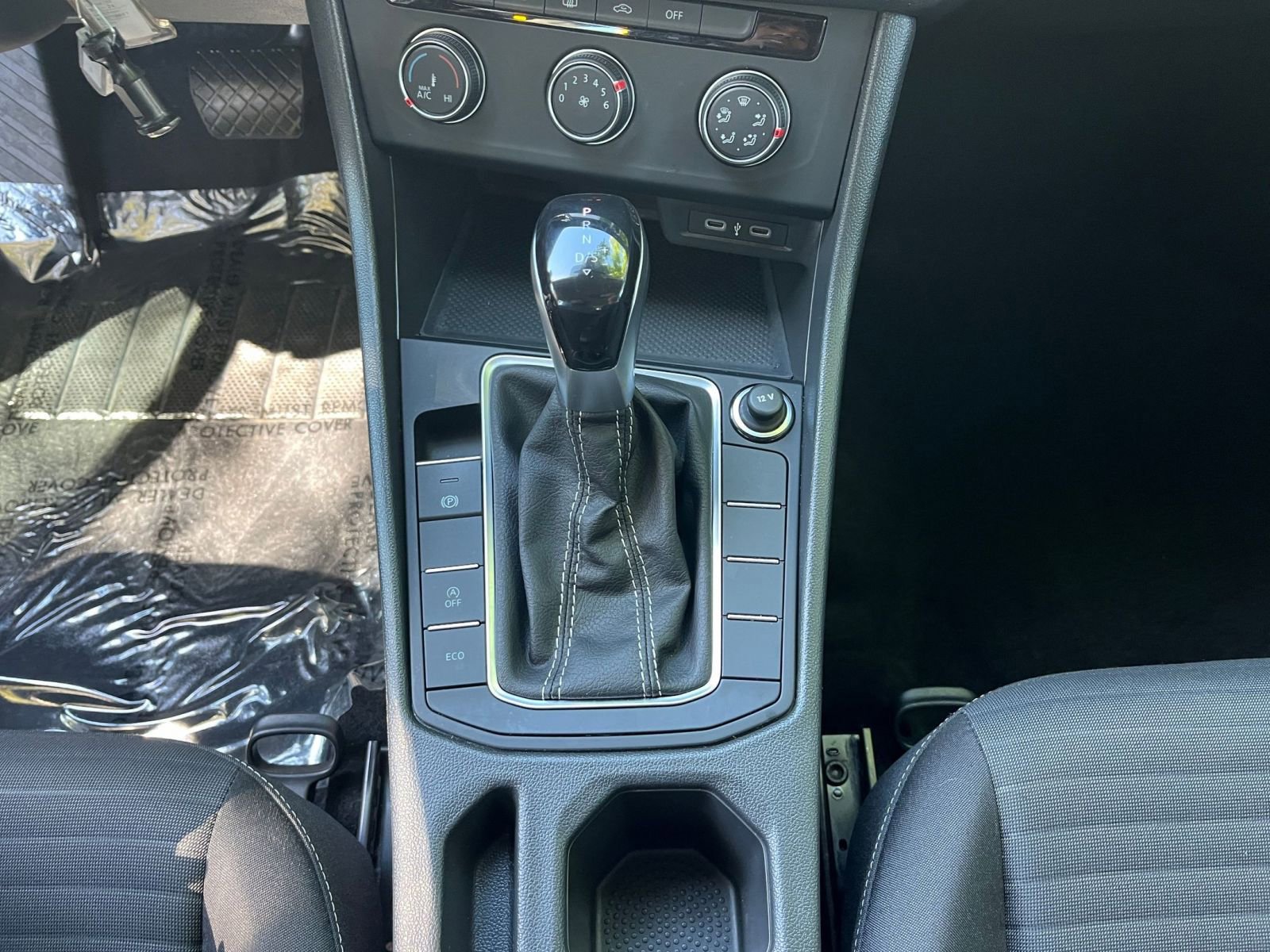 Thumbnail: 2024 Volkswagen Jetta - 34