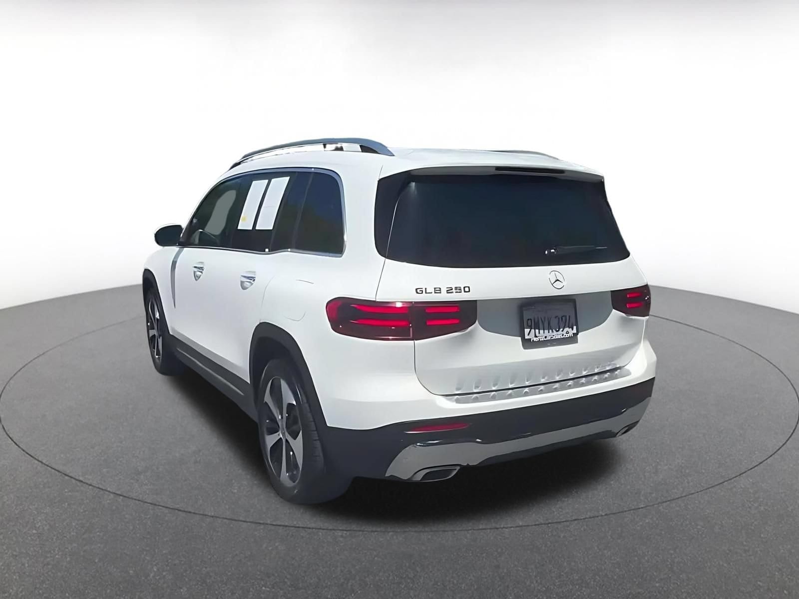 Thumbnail: 2025 Mercedes-Benz GLB - 4