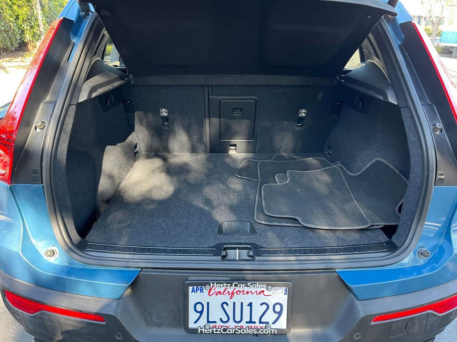 Thumbnail: 2024 Volvo XC40 - 34