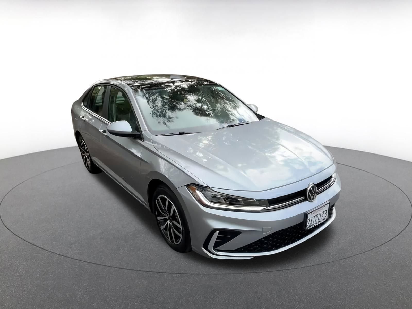 Thumbnail: 2025 Volkswagen Jetta - 3