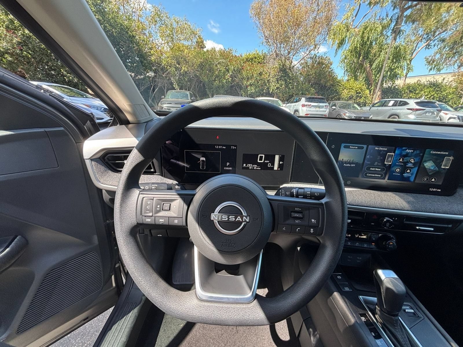Thumbnail: 2026 Nissan Kicks - 32