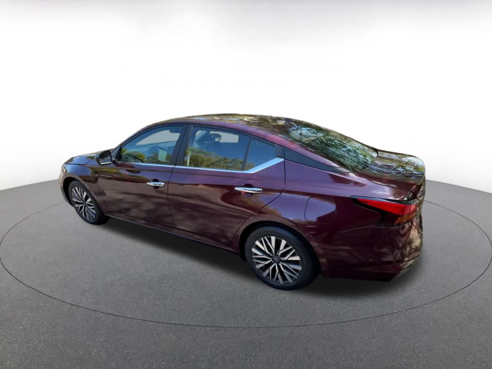 Thumbnail: 2024 Nissan Altima - 10