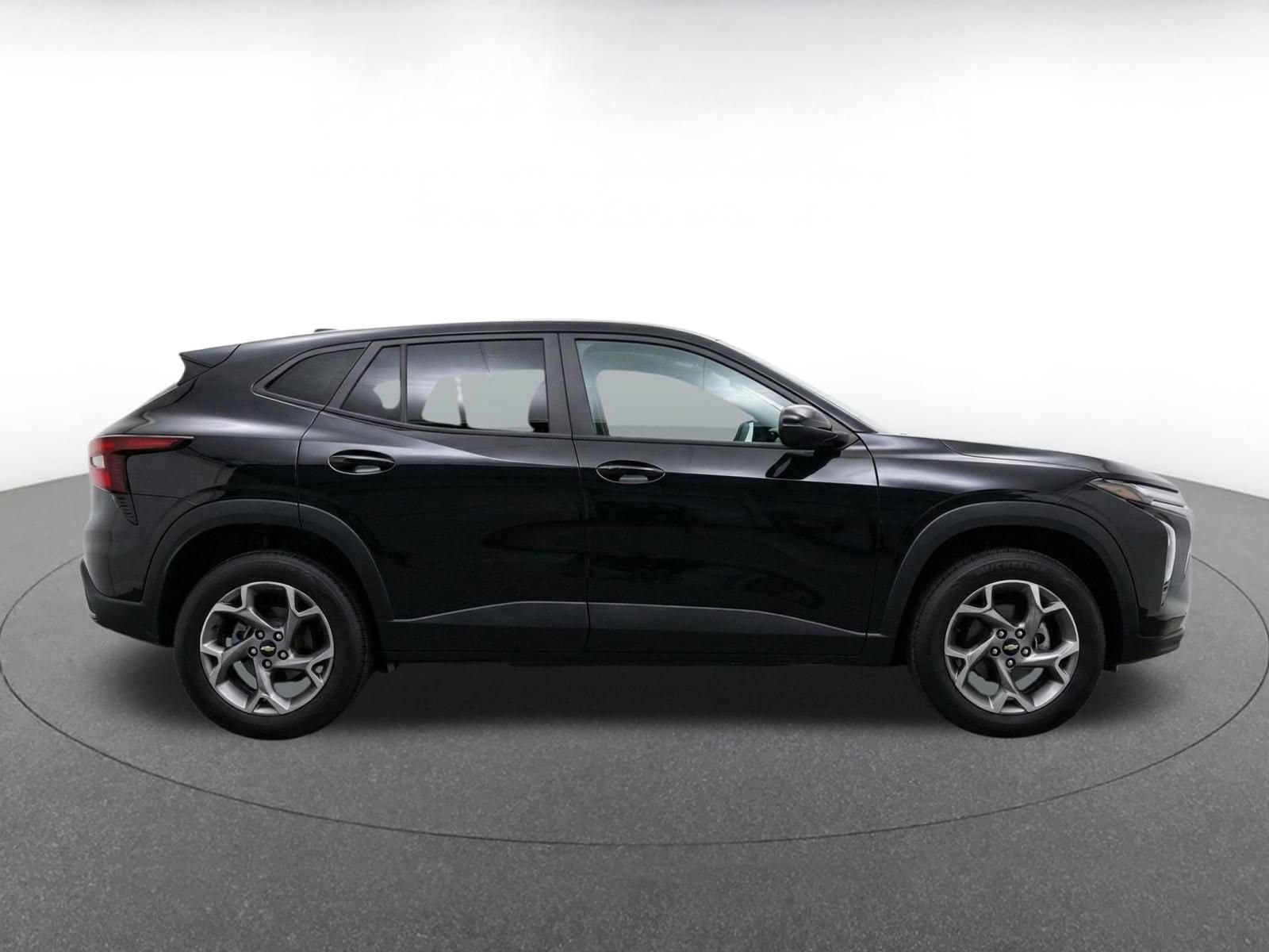 Thumbnail: 2025 Chevrolet Trax - 8