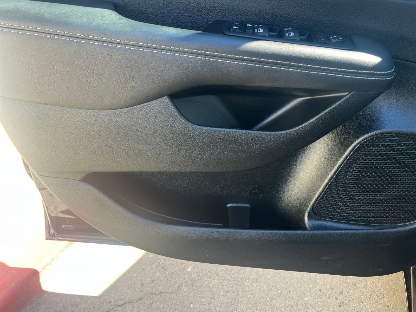 Thumbnail: 2025 Chrysler Pacifica - 18