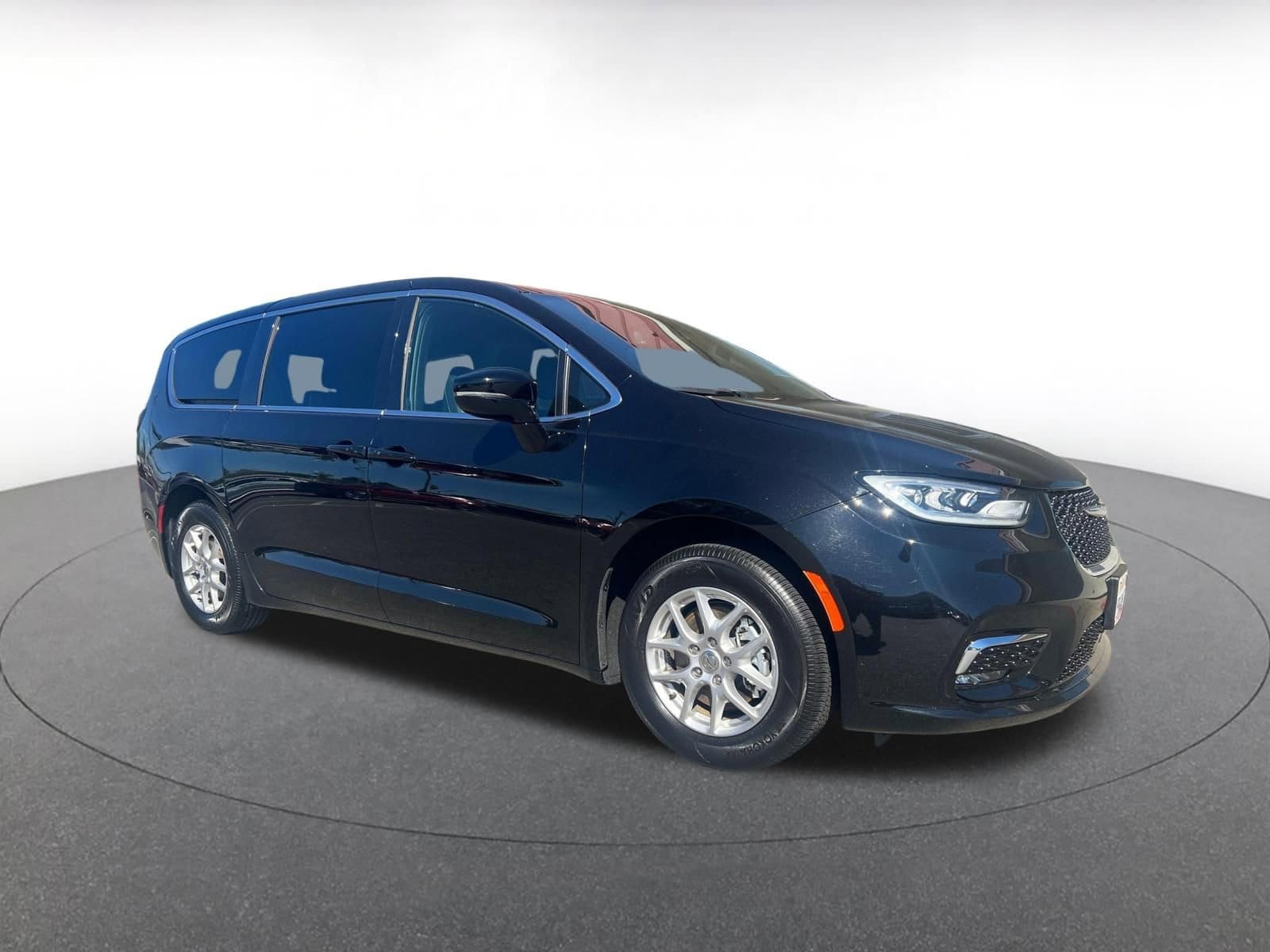 Thumbnail: 2025 Chrysler Pacifica - 1