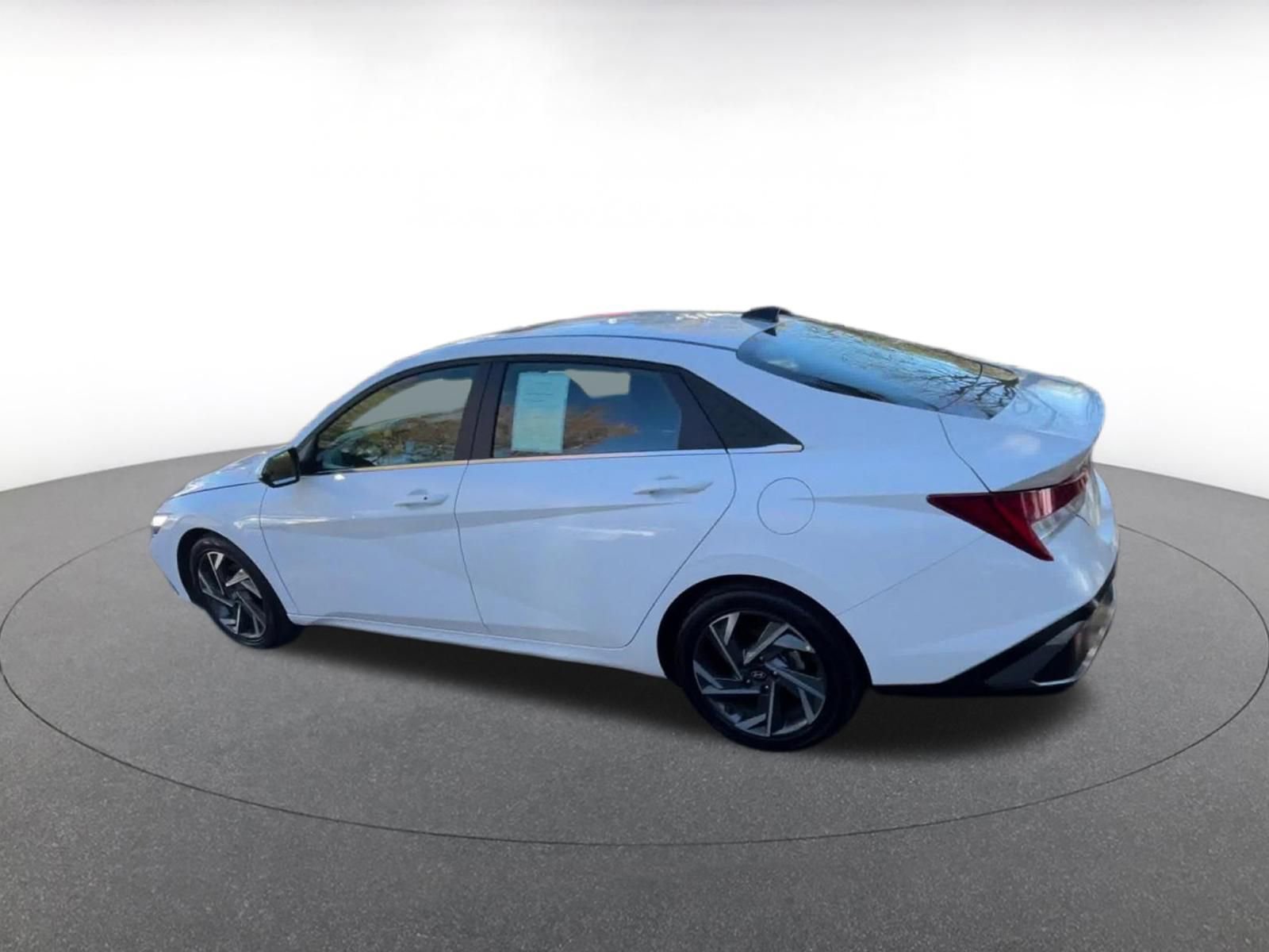 Thumbnail: 2025 Hyundai Elantra - 10