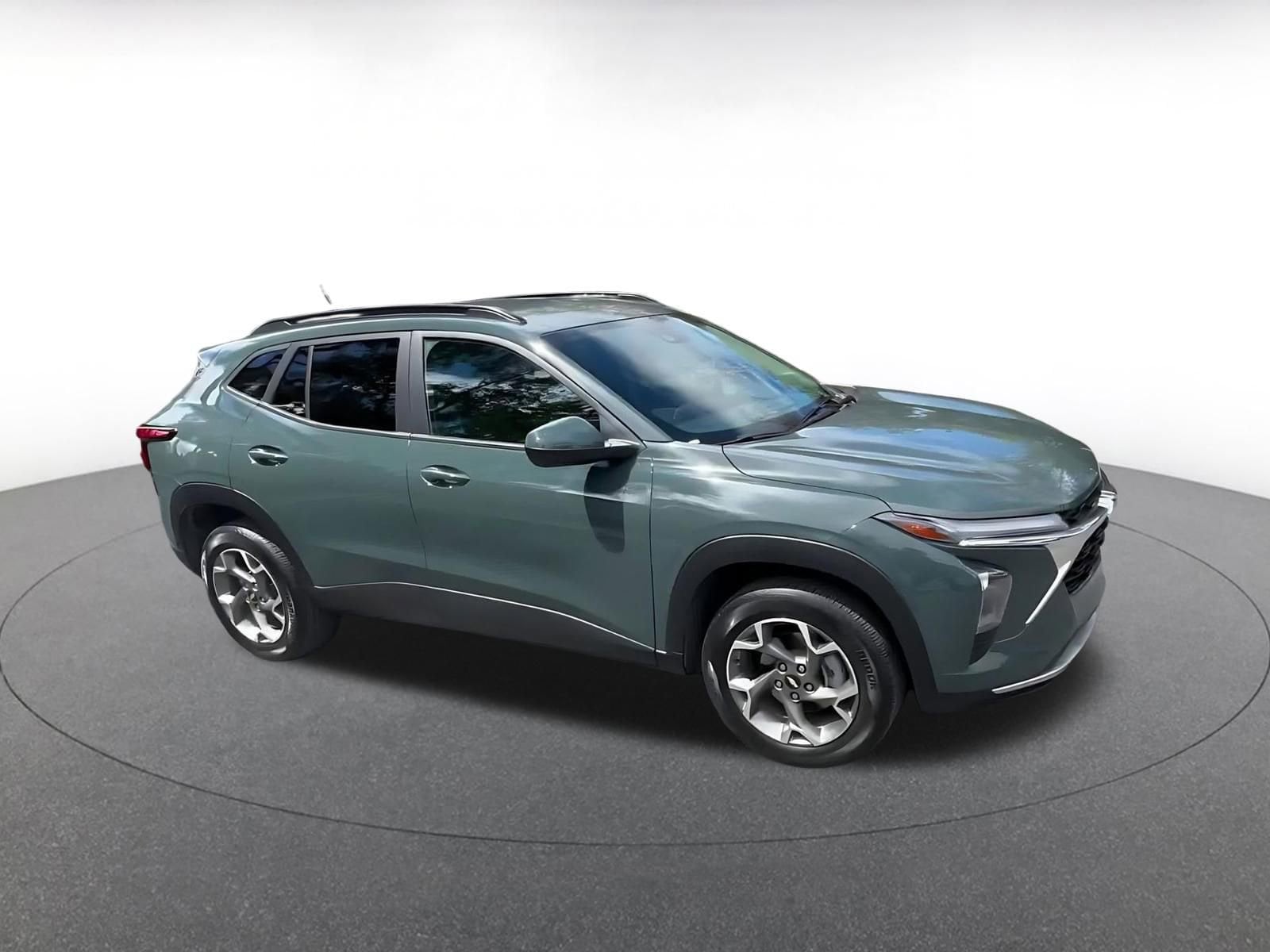 Thumbnail: 2025 Chevrolet Trax - 2