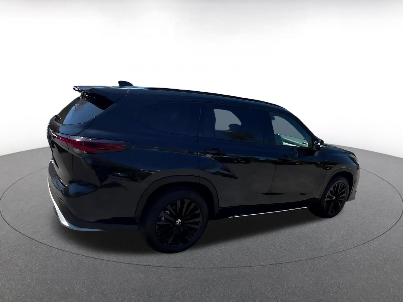 Thumbnail: 2025 Toyota Highlander - 14