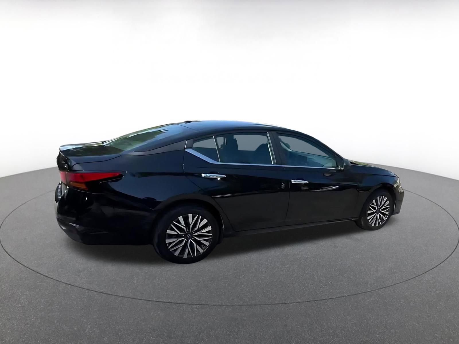 Thumbnail: 2025 Nissan Altima - 15