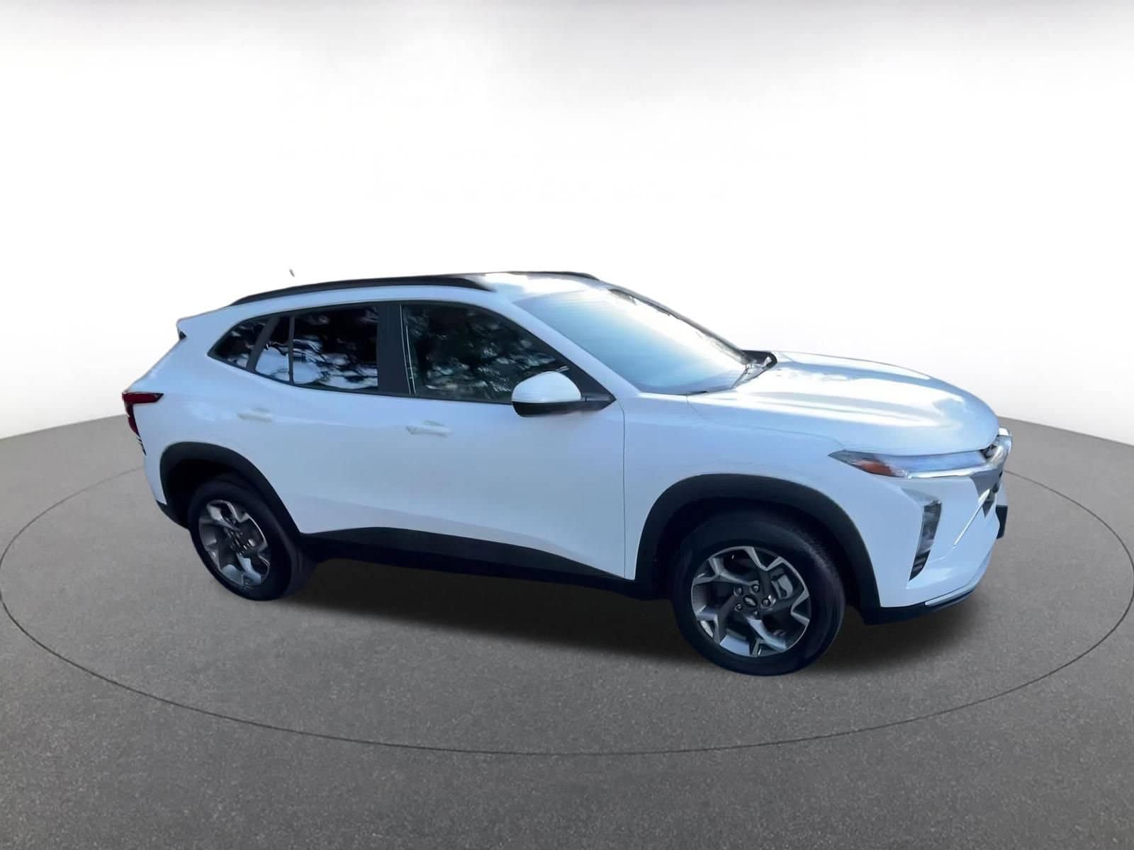 Thumbnail: 2025 Chevrolet Trax - 2