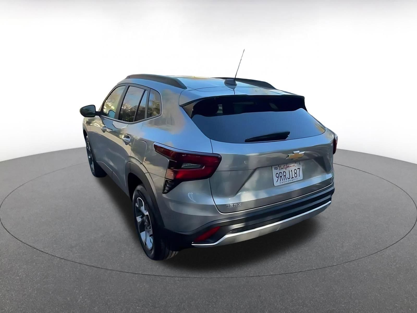 Thumbnail: 2025 Chevrolet Trax - 11