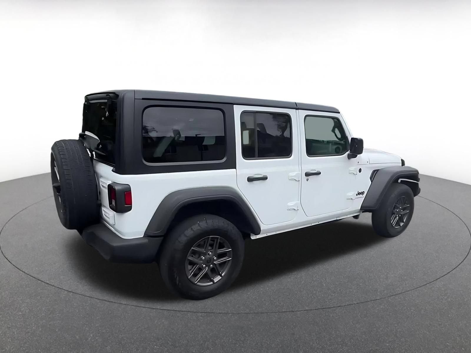 Thumbnail: 2025 Jeep Wrangler - 14
