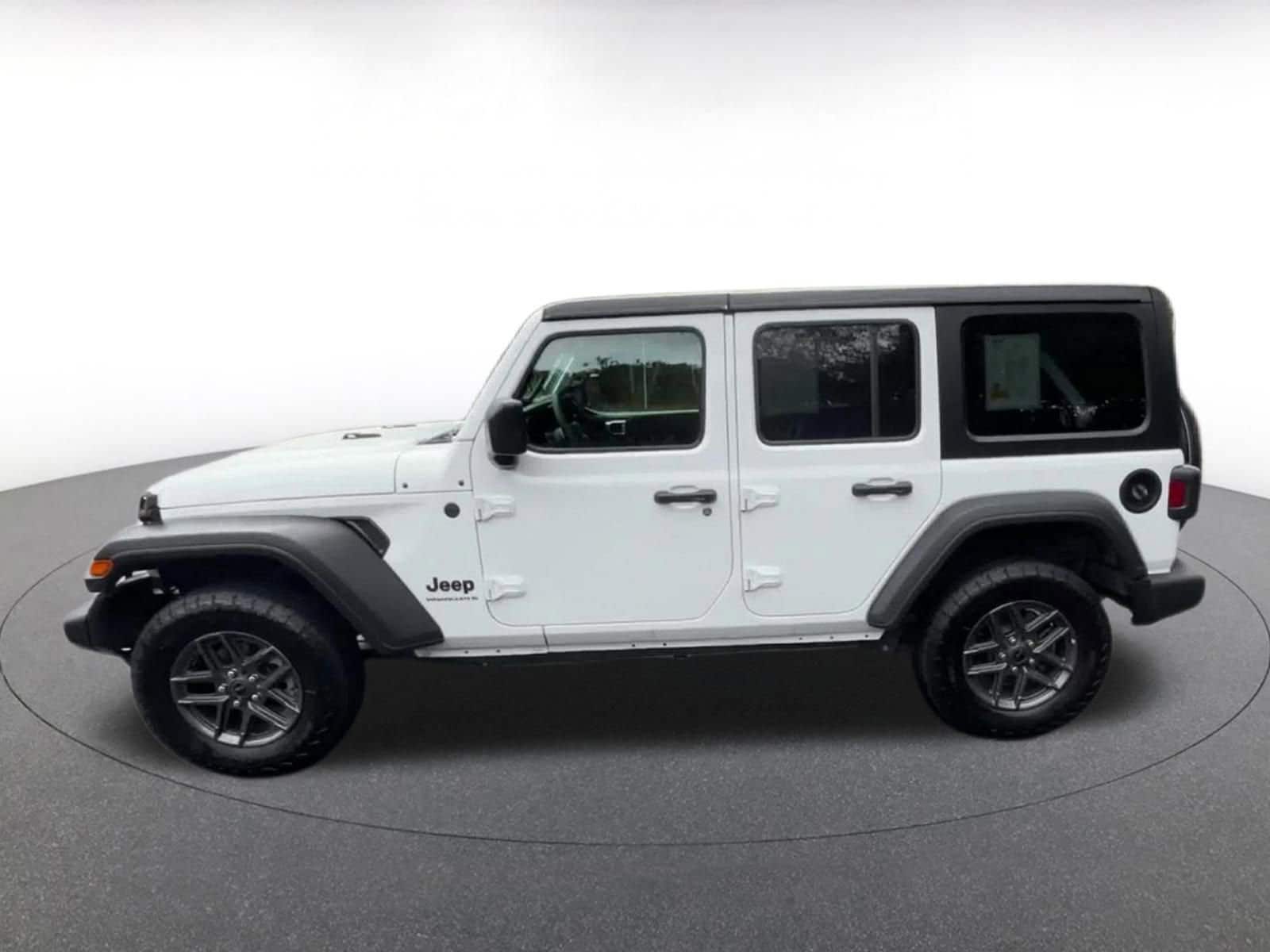 Thumbnail: 2025 Jeep Wrangler - 9