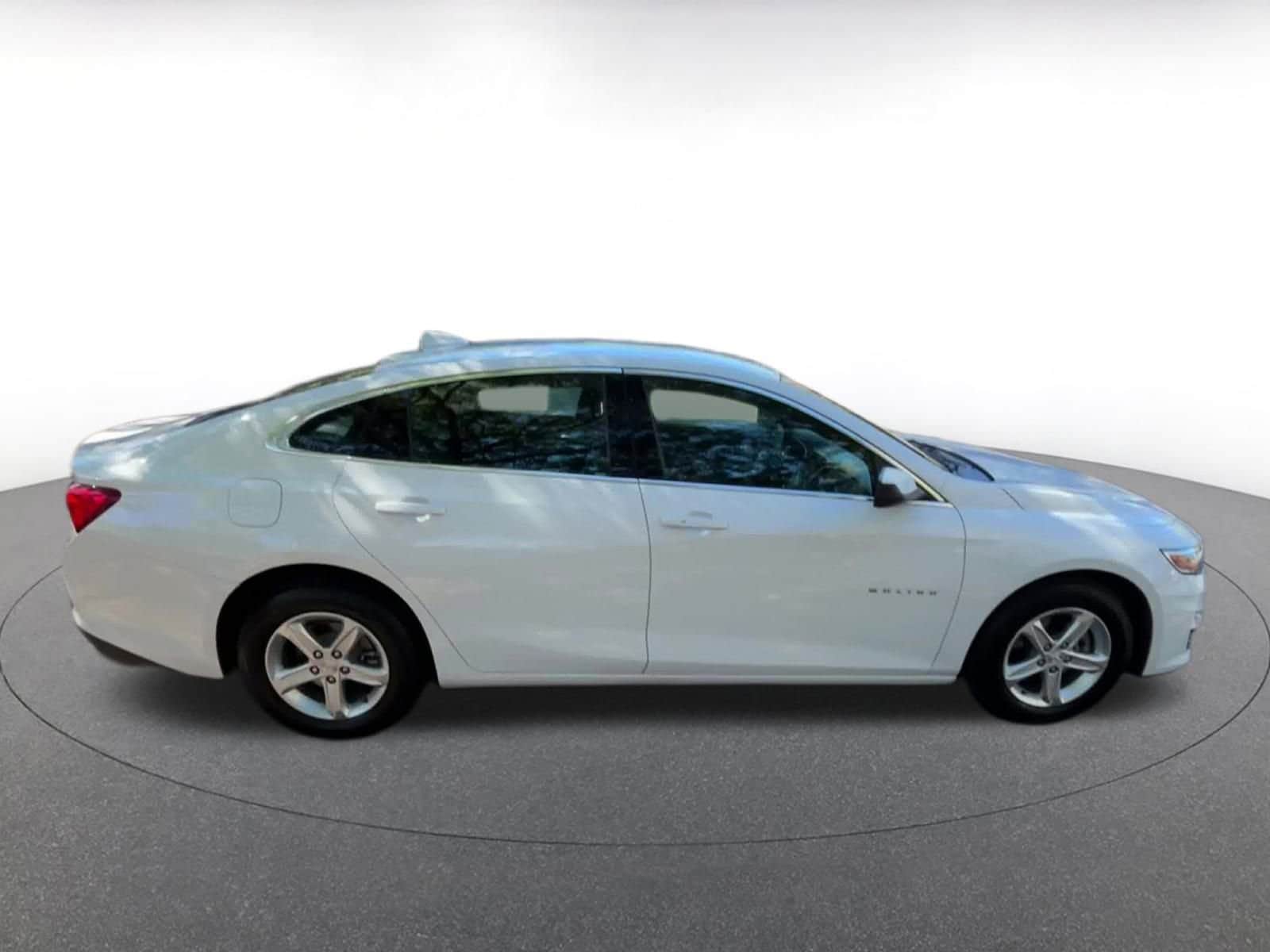 Thumbnail: 2024 Chevrolet Malibu - 16