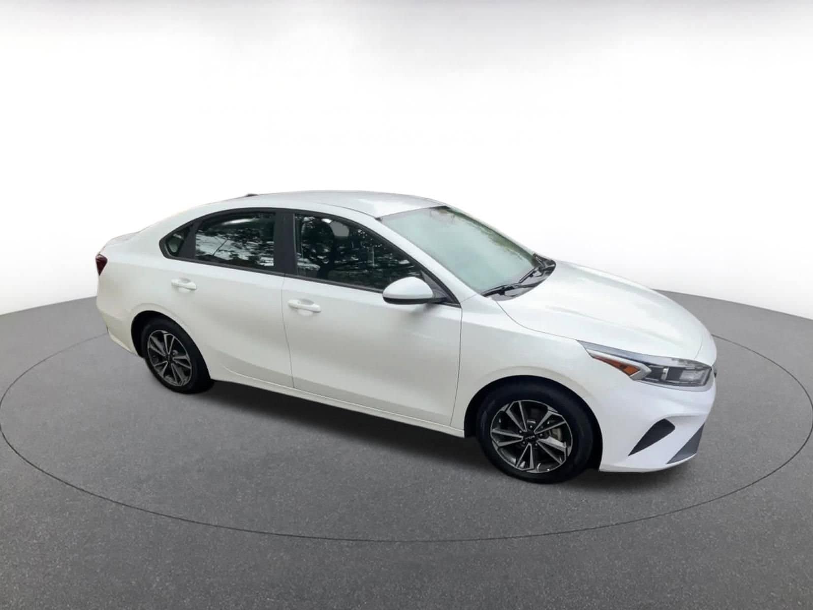 Thumbnail: 2023 Kia Forte - 2