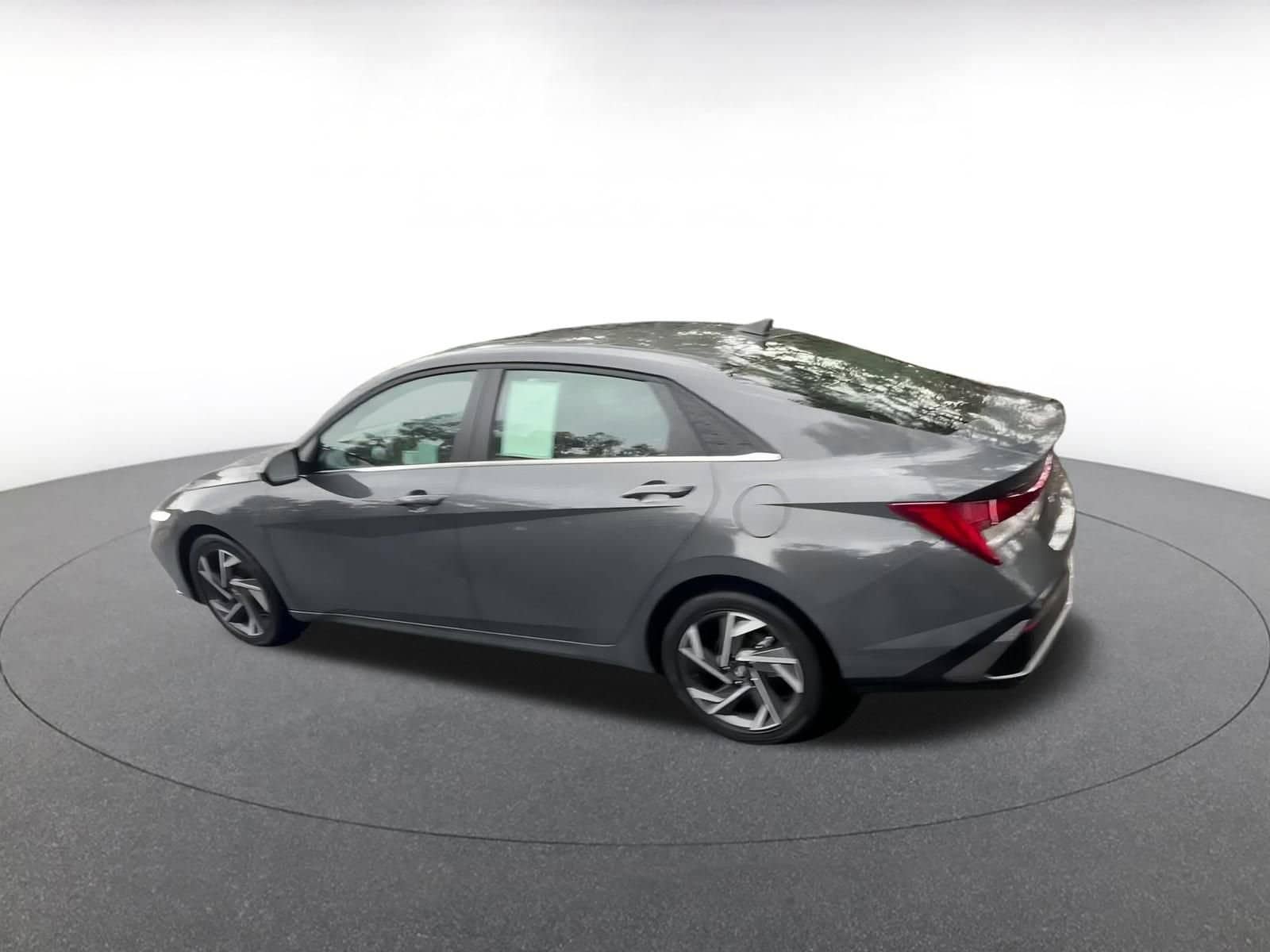 Thumbnail: 2025 Hyundai Elantra - 10