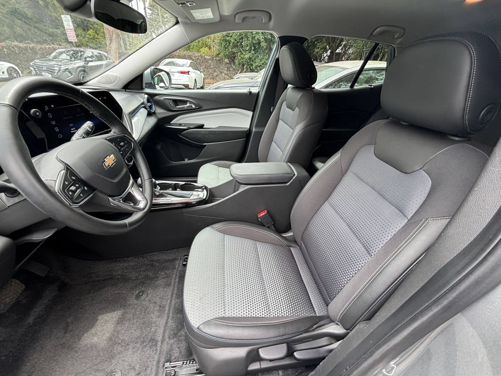 Thumbnail: 2025 Chevrolet Trax - 21