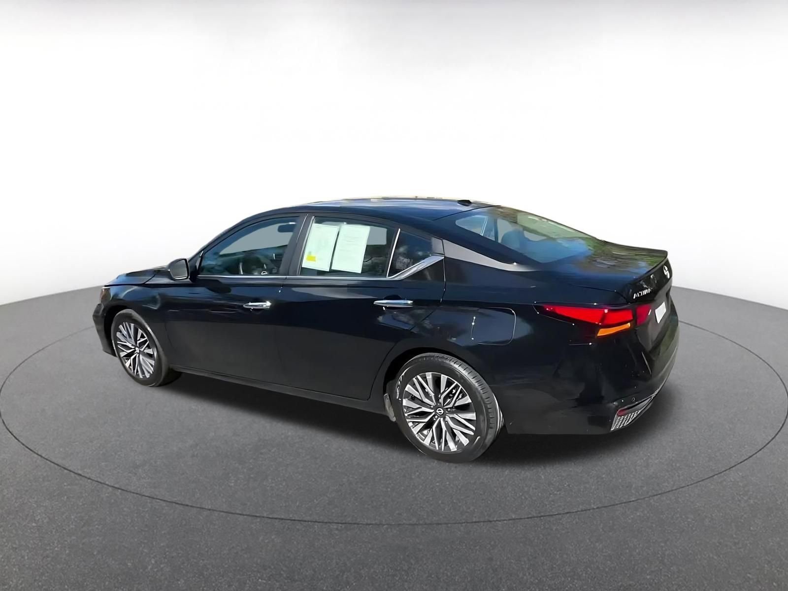 Thumbnail: 2025 Nissan Altima - 10