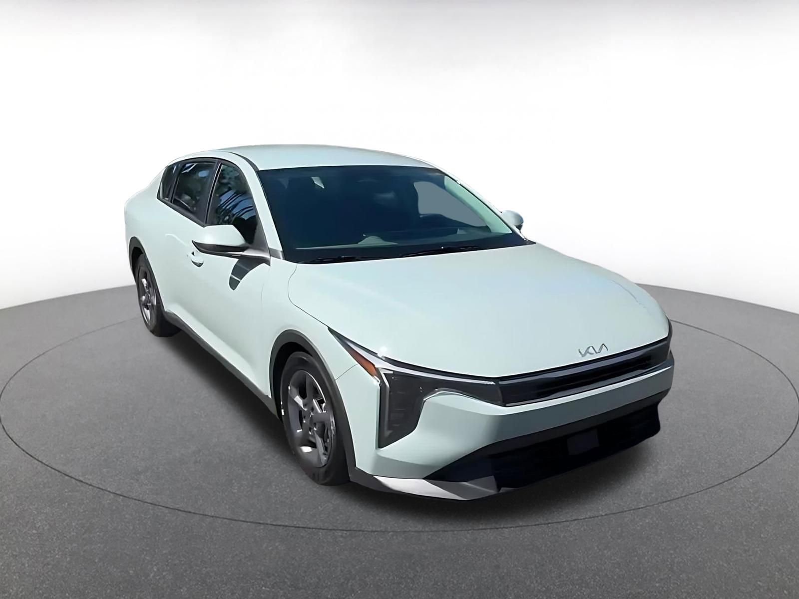 Thumbnail: 2025 Kia K4 - 3