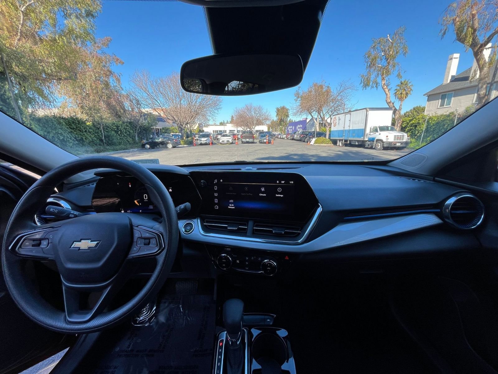 Thumbnail: 2025 Chevrolet Trax - 31